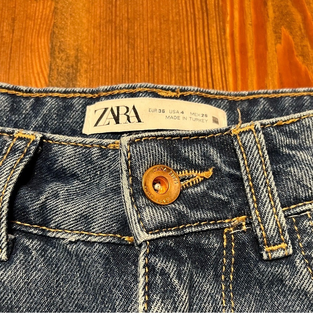 Zara  Women's Jeans Size 4‎